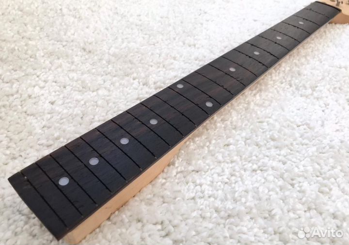 Гриф электрогитары Стратокастер