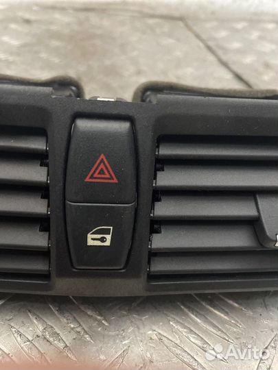 Дефлектор обдува салона Bmw X1 E84 N46B20 2011