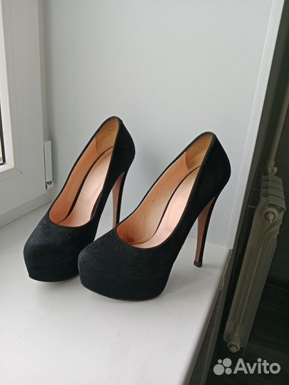 Туфли женские 37 размер замшевые