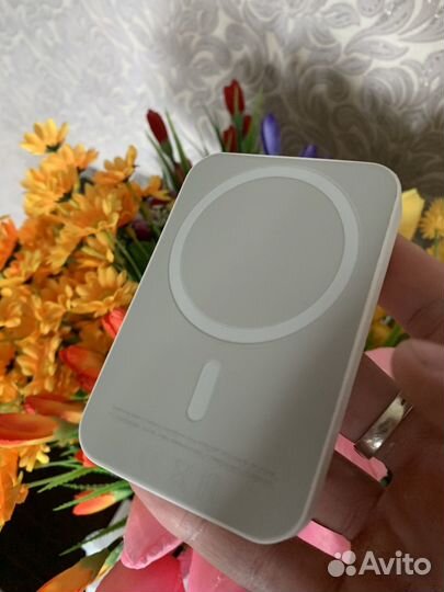 Magsafe battery pack