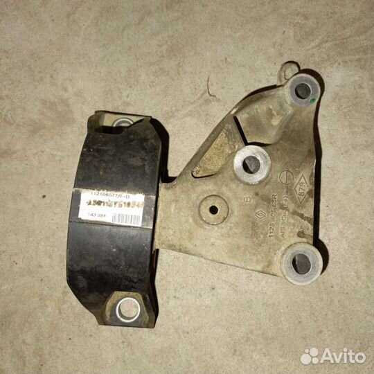 Опора двигателя правая Renault Logan 2