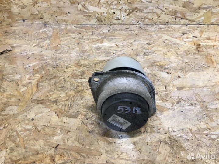 Опора двигателя передняя Audi Q7