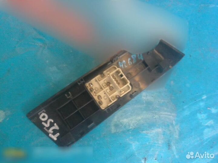 Блок управления стеклоподъемниками Chevrolet Aveo