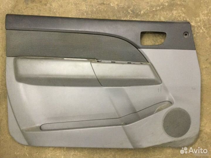 Обшивка двери передней левой Ford Ranger 2006-2012