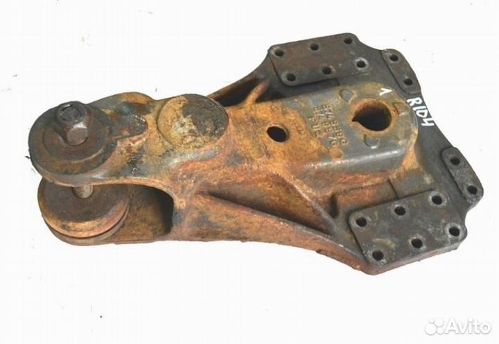 Кронштейн реактивной тяги, ведущего моста, правый renault trucks Magnum Dxi (01.05-12.13)