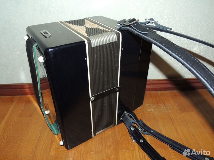 Заказная Кировская гармонь фа диез