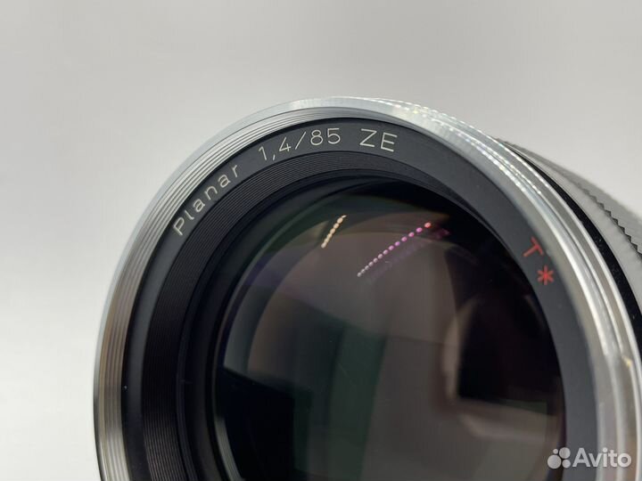 Carl Zeiss Planar T* 1.4/85 ZE