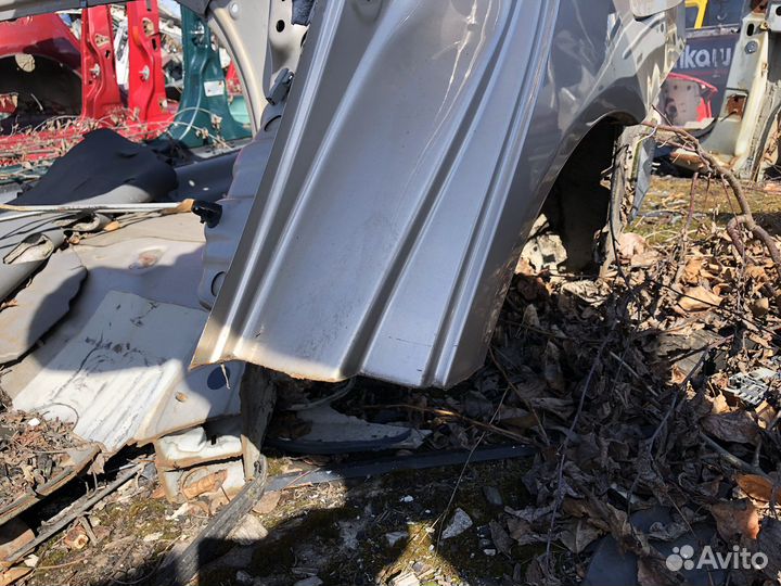 Крыло заднее левое Toyota Camry 2001