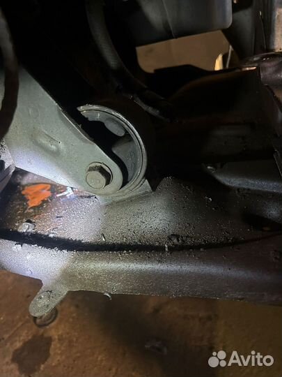 Подушка АКПП под радиатором киа спектра