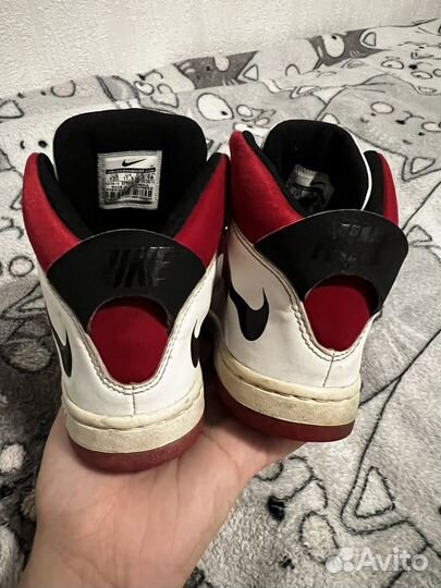 Кроссовки Nike для мальчика 29 размер 18см стелька