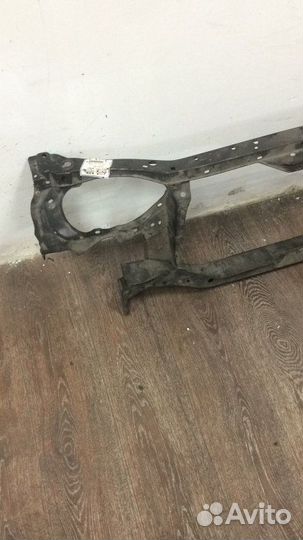 Рамка радиатора передняя Toyota Corolla AE 100