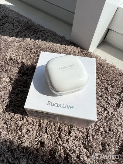 Беспроводные наушники Samsung galaxy buds live