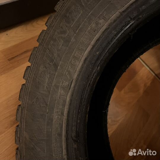 Dunlop SP Winter Ice 02 175/70 R14 84T