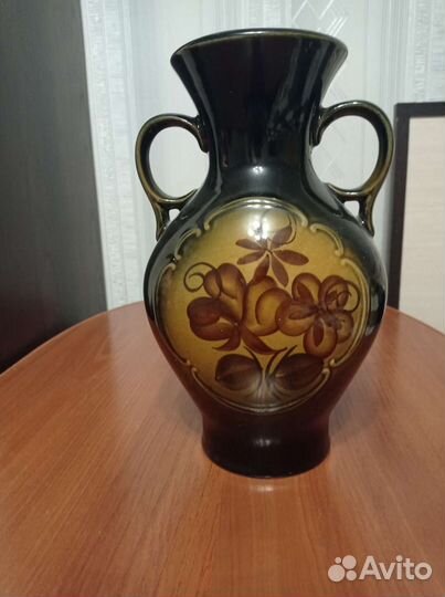 Старинная ваза