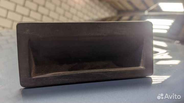 Кнопка багажника Volkswagen Jetta 6