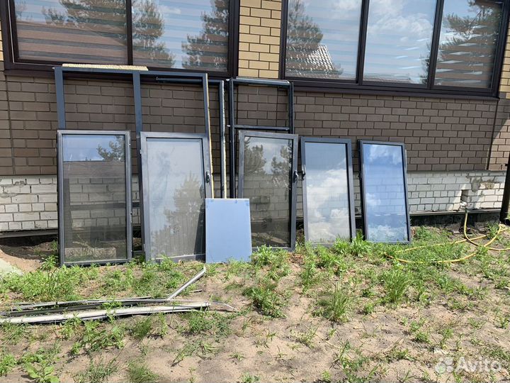 Продам балконную остекленную рамму серого цвета