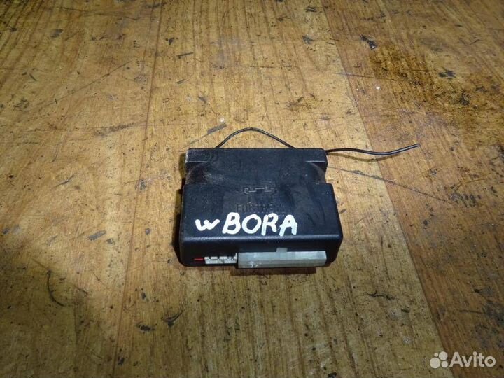 Блок управления сигнализацией Volkswagen Bora A4