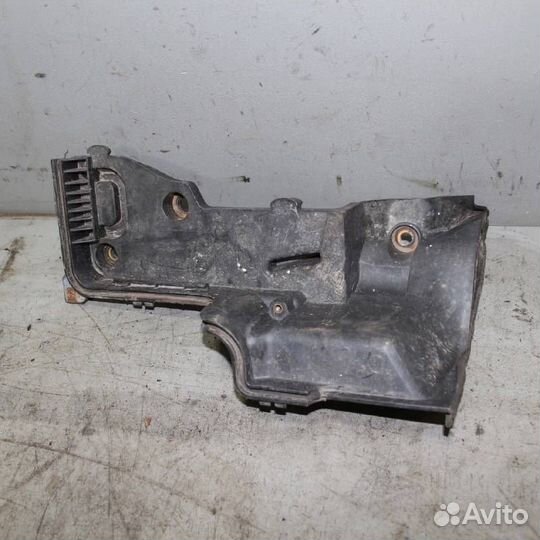 Крепление акб land rover Discovery 3 2004-2009