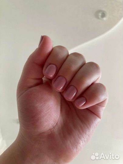 Маникюр в салоне