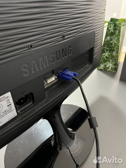 Монитор Samsung