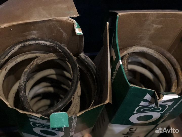 Пружина подвески Subaru Forester SG5