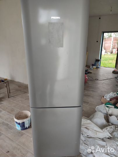 Холодильник бу. P