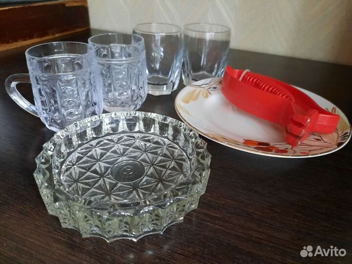 Кухонная посуда, мало б.у, есть тарелки, чашки