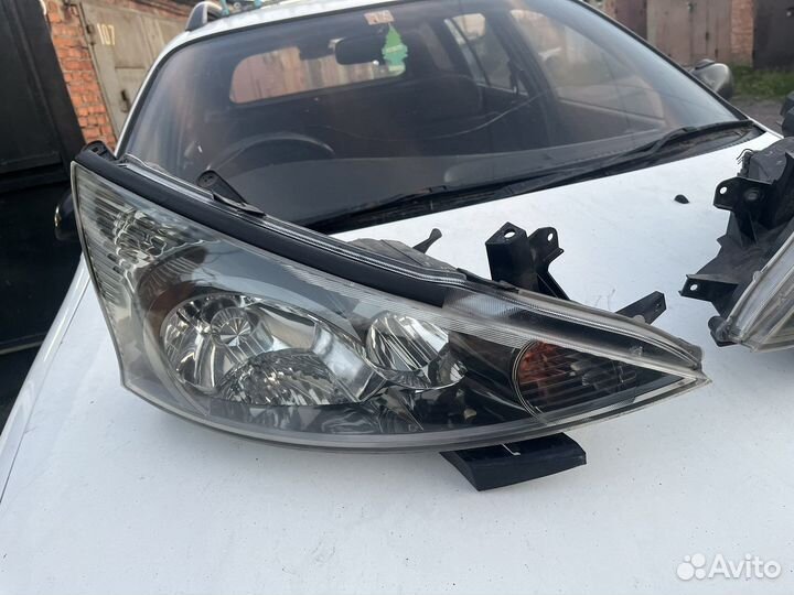 Фары ксенон Mitsubishi Grandis