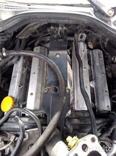 Клапанные крышки Опель вектра Б 2.5