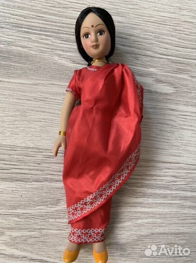 Кукла фарфоровая коллекционная