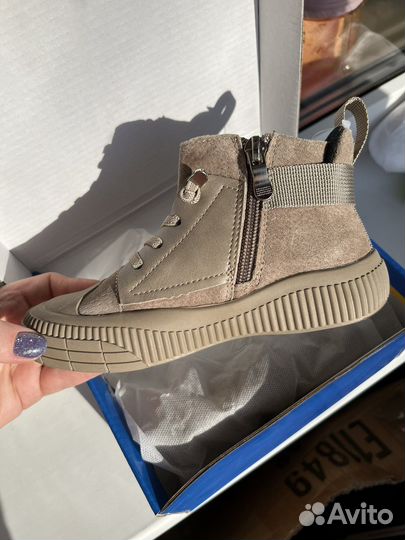 Детские ботинки