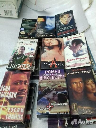 27 видеокассет