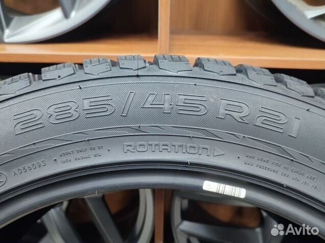 Nokian Tyres Hakkapeliitta 9 SUV 285/45 R21