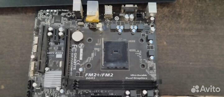 Материнская плата