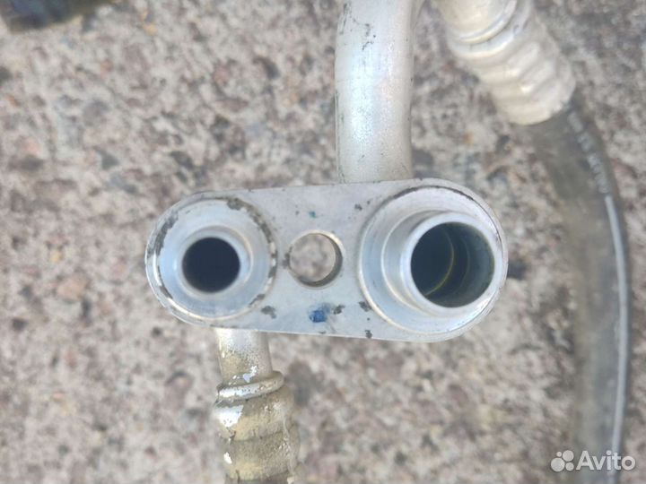 Трубки кондиционера Opel Astra H Zafira B 13100322