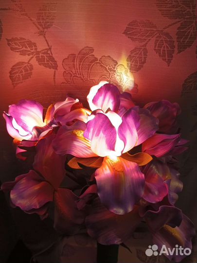 Светильник настольный ручной работы Ирисы