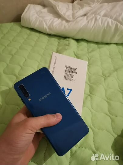 Samsung Galaxy A7 (2018), 4/64 ГБ