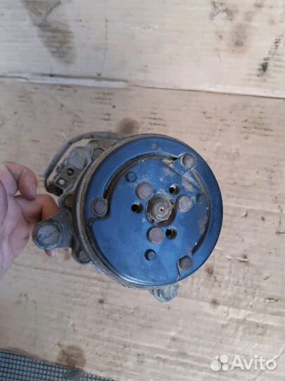 Компрессор кондиционера Фольксваген Поло 3 v1.6 94