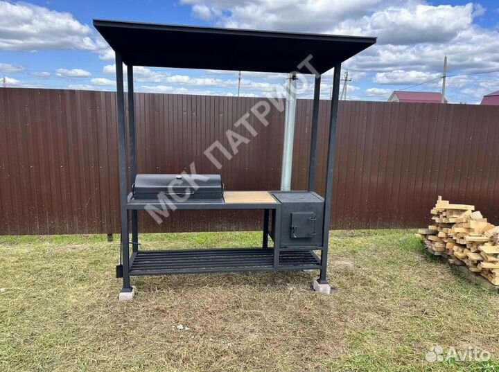 Мангал с крышей