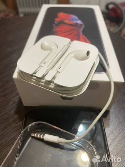 Наушники AirPods