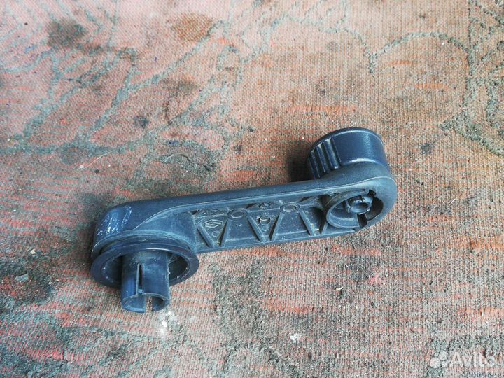 Ручка стеклоподъёмника Рено Меган 2