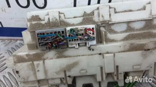 Блок предохранителей mitsubishi L200 K4T (EEA32M10