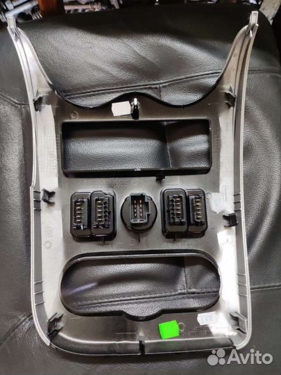 Штатная рамка Лада Ларгус