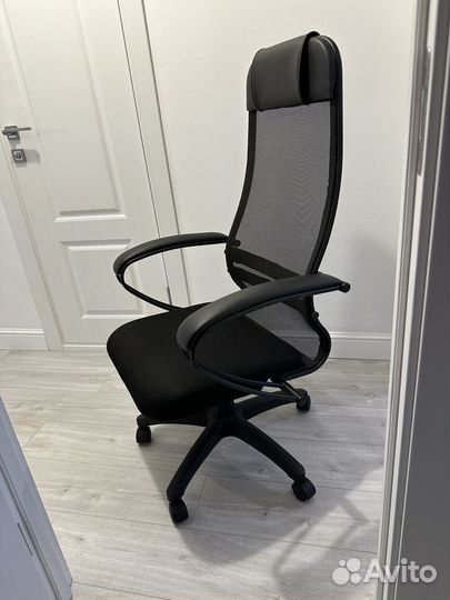 Компьютерное кресло метта