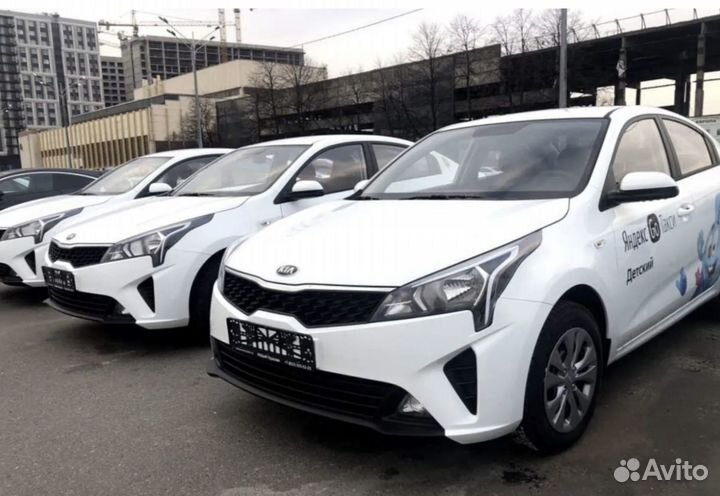 Водитель на авто компании