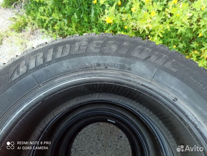 Bridgestone Ice Cruiser 7000 215/60 R16 90T