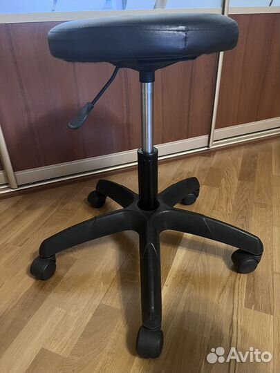 Стул с регулировкой высоты