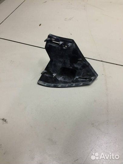 Кронштейн решетки радиатора левый Volkswagen Polo