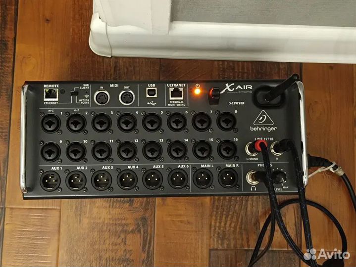 Behringer xr18