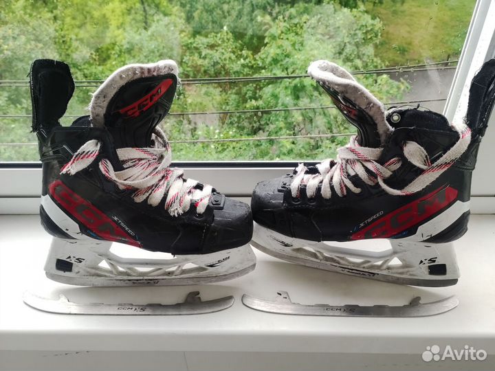 Коньки хоккейные